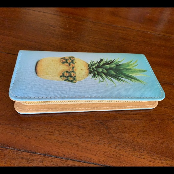Pineapple Wallet - Picture 7 of 13